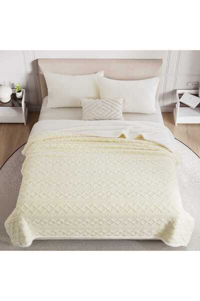 RMR textile Patura pufoasa cu blanita dimensiunea 200x230 cm,cu model ,in div...