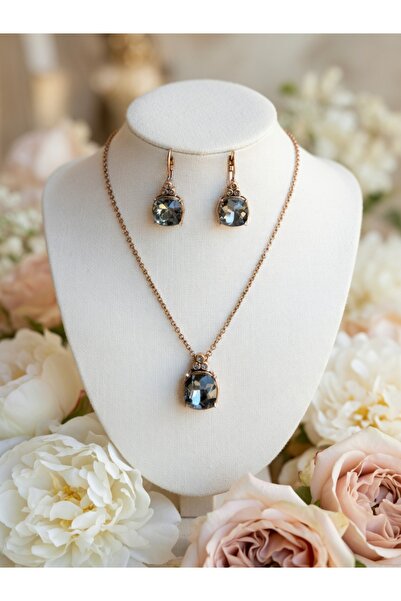 FAYRA ACCESSORIES Crystal Stone Baguette Earrings and Necklace Set