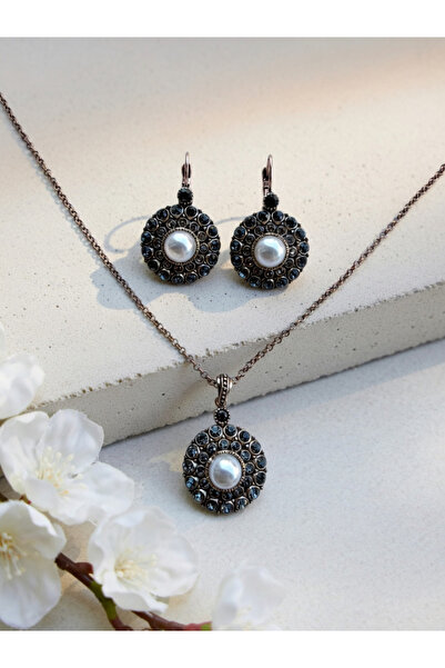 FAYRA ACCESSORIES Crystal Stone Round Pearl Necklace and Pearl Earring Set