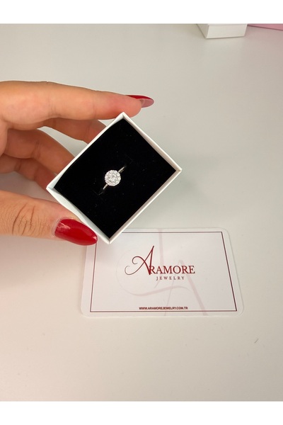 Aramore oval tektaş yüzük