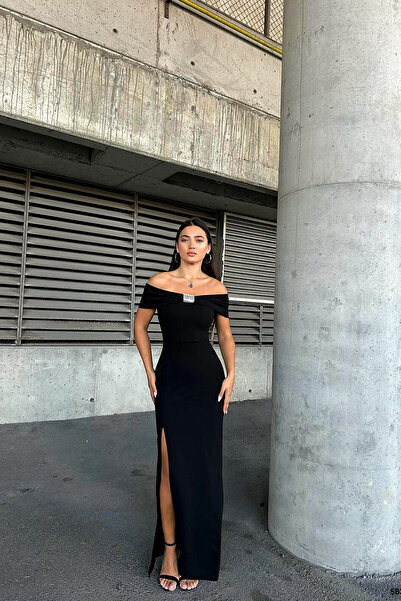 Euro Class Halter Neck Stone Detailed Evening Dress