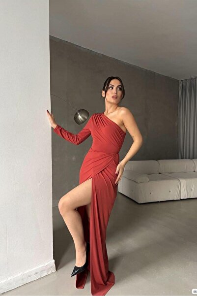 Euro Class Satin Fabric One-Shoulder Low-Cut Maxi Evening Dress