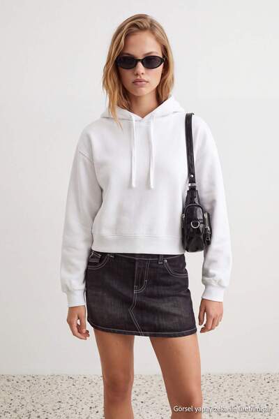 Trendyol Collection White Plain Regular Hooded Low Sleeve Long Crop 3 Thread ...