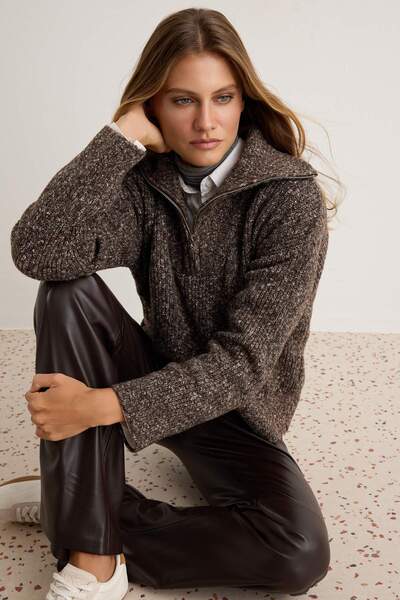 Trendyol Collection Brown High Neck Gradient Yarn Knitwear Sweater Twoaw27Kz0...