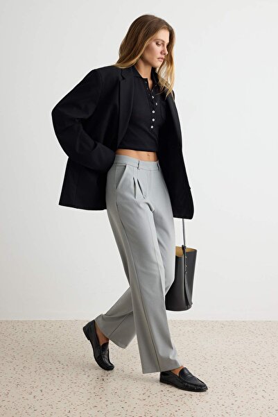 Trendyol Collection Limited Edition Gray Straight Cut Pleated Woven Trousers ...
