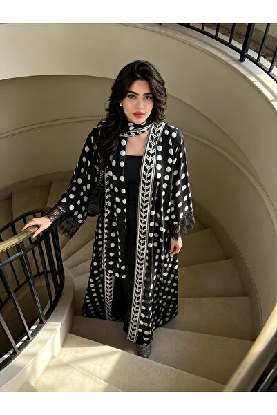 Noon Noora طقم عباءة مزين بنقاط البولكا دوت مع تطريز دانتيل (يشمل غطاء الرأس)