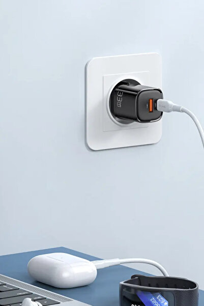 Mcdodo CH-0151 33W GAN PD 1XUSB 1XTYPE-C GİRİŞLİ MİNİ HIZLI ŞARJ ADAPTÖRÜ-SİYAH