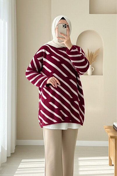 Modamorfo Casual Knit Sweater with Side Stripes and Beard Detail - Burgundy