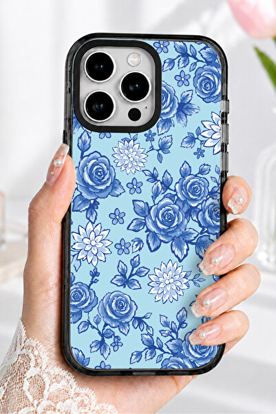 iPhone 16 Pro Max Kılıf Mavi Beyaz Çiçek Desenli Darbe Emici Kenar Kamera Korumalı Sert Arka Kapak