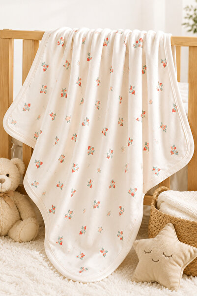 Rocha Baby Cotton Mountain Strawberry Patterned Baby Blanket
