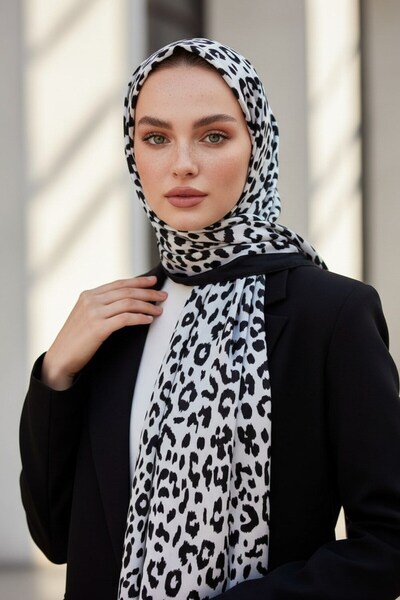 Vissona KREP GEOMETRİK DESENLİ SİYAH - BEYAZ RENKLİ 75X195 KIRIŞMAZ ŞAL