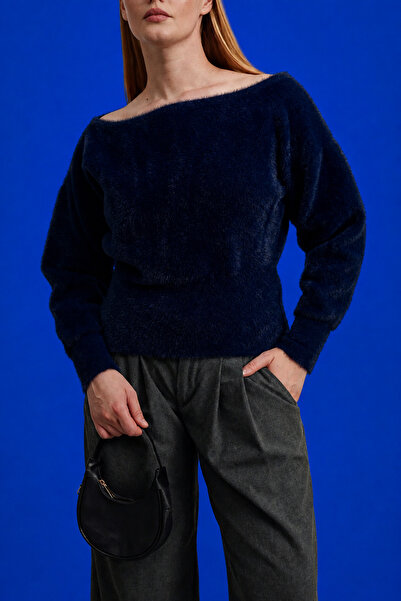 Gülce moda Women's Soft Plush Look Boat Neck Asymmetrical Cut Knitwear Sweater