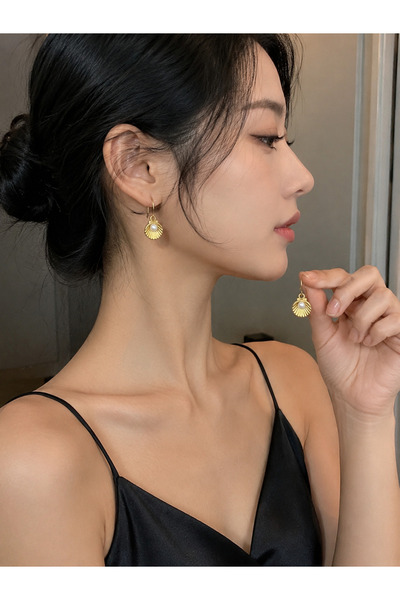 Mega Bazaar Pearl Detailed Dangle Mussel Earrings