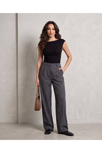 Trend Kapında Women's Stylish Blouse with Open Back