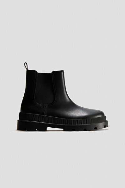 H&M Chelsea Bot
