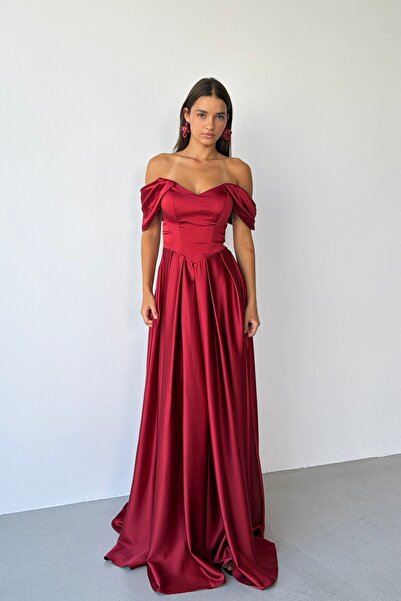 Serica Moda Bordo Kalp Yaka Düşük Omuz Balenli Uzun Saten Abiye Elbise