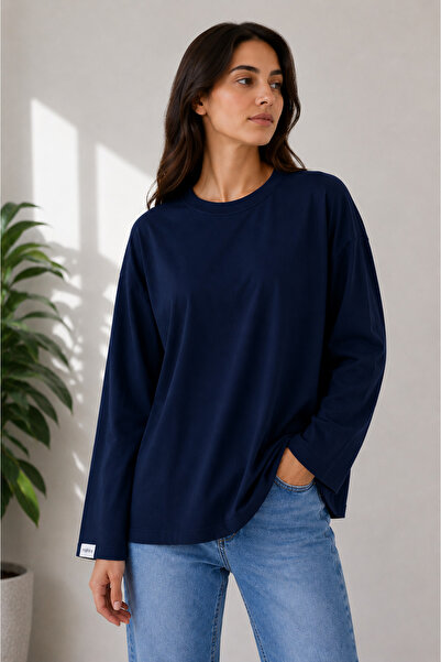 mahira collection بدلة رياضية كبيرة الحجم باللون الأزرق الداكن برقبة دائرية