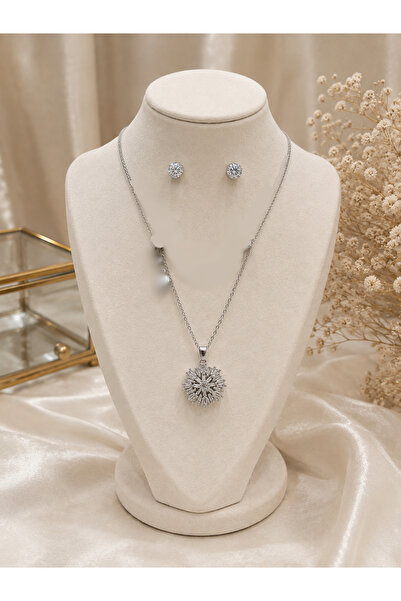 Eloré Celeste Radiance Necklace