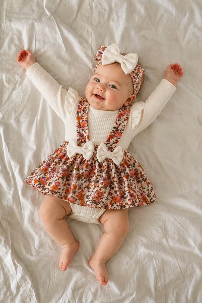 METEOR BABY Baby Girl Set Floral Patterned 3-Piece Set with Bow Detail and Bandana Strap Skirt
