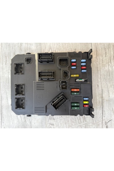 Citroen / Peugeot Fuse panel BSI Citroen Peugeot E03-00BG code 965366780