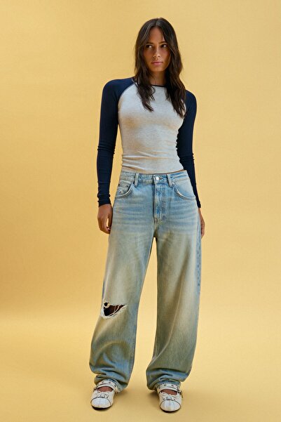 Bershka Distressed loose fit barrel fit jean