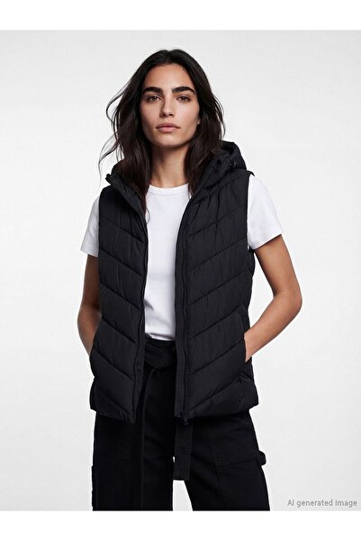 LC Waikiki Hooded Women's Puffer Vest
