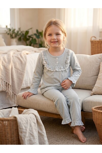Moumou Kids Kız Çocuk Gri Puantiyeli Fisto ve Fırfır Detaylı Uzun Pijama Takımı