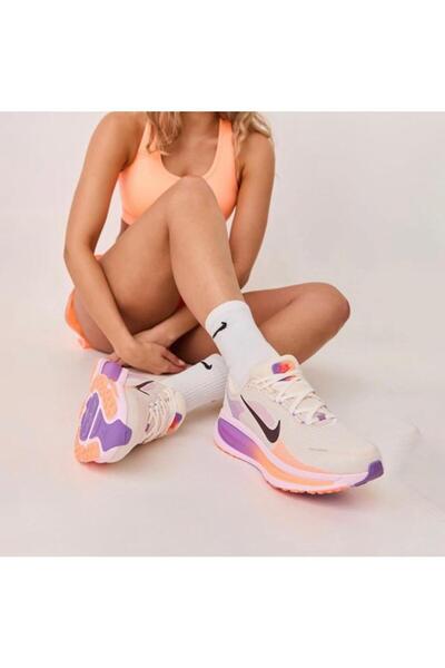 Nike Vomero 18 Koşu Spor Ayakkabısı SPORTİKS ( Dar kalıp 1 beden büyük tercih...