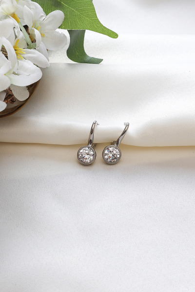 Archhazel Jewelery أقراط من الفولاذ بحجر الزركون الفضي