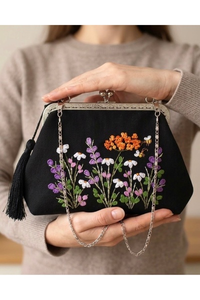 Arzu Demir 25x15 cm ölçülerinde Kır çiçek Temalı %100 El nakış işlemeli Keten...