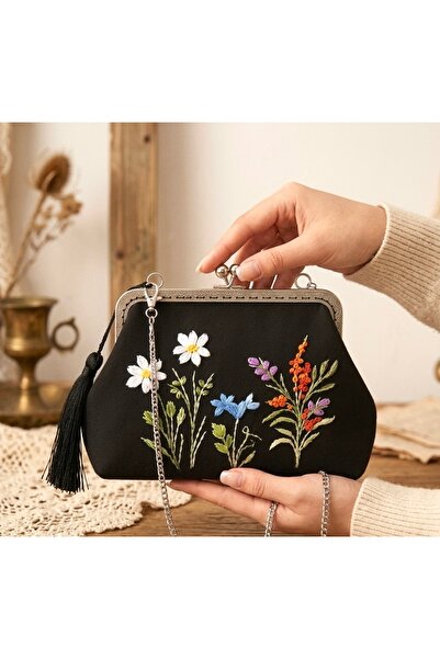 Arzu Demir 25x15 cm ölçülerinde Kır çiçek Temalı %100 El nakış işlemeli Keten...