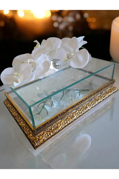 Glowvera Collection Gold Desenli Orkide Süslemeli Cam Çikolata Kutusu – Aynalı Ahşap Tabanlı Kapaklı Söz Nişan Bohça Sergileme Kutusu 30x20x6cm