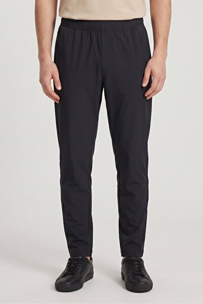 Brave Soul Men Regular Fit Solid Straight Leg Pants, Black