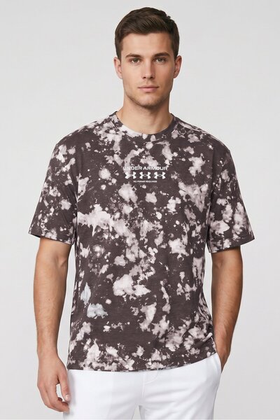 Under Armour Men Loose Fit Short Sleeve Running T-Shirt, Multicolor
