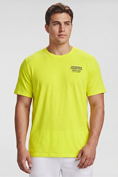 Under Armour Men Loose Fit Short Sleeve Outdoor T-Shirt, Yellow