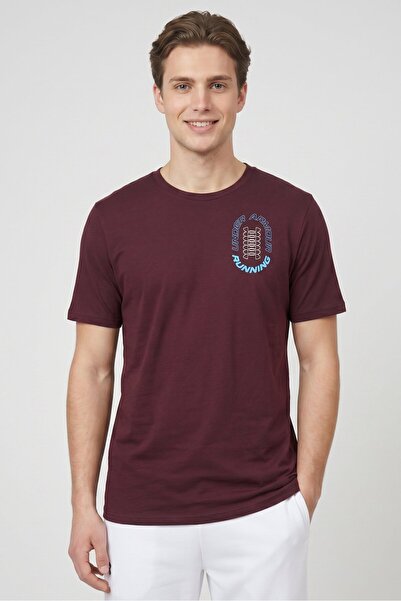 Under Armour Men Sportswear Fit Short Sleeve Outdoor T-Shirt, Maroon