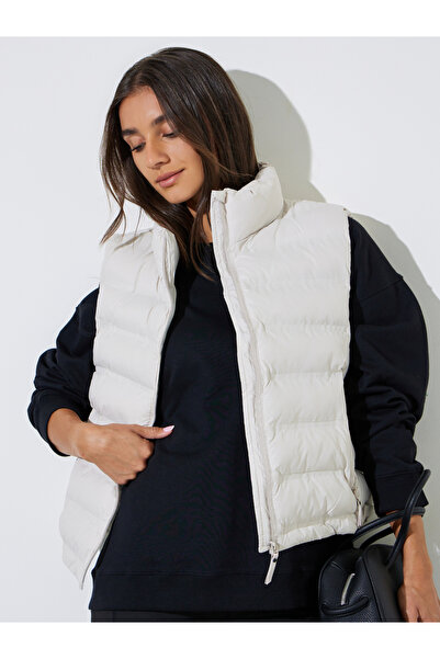 Styli White Solid High Neck Zip-Up Padded Vest