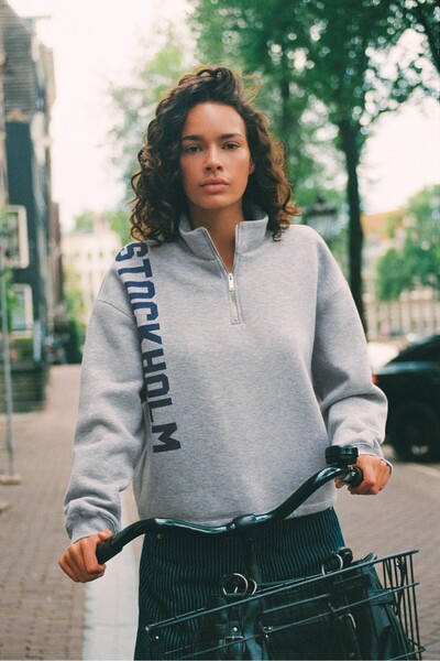 Pull & Bear Grafik baskılı fermuarlı sweatshirt