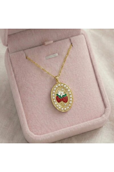 Heda Jewelry قلادة على شكل فراولة مرصعة باللؤلؤ - قلادة بوهيمية من الفولاذ عل...
