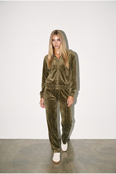 Amia&Co. Black Velvet Zippered Oversize Women's Tracksuit Bottom and Top Set