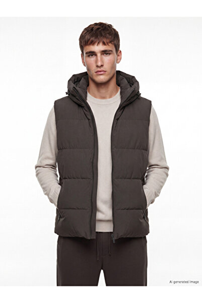 LC Waikiki Rmz Gi̇yi̇m Farkiyla Standard Fit Hooded Men's Puffer Vest