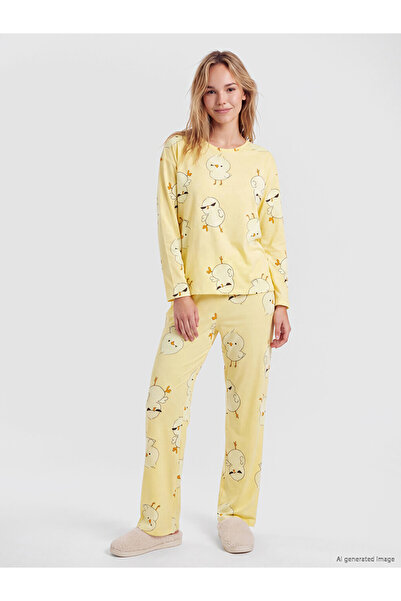 LC Waikiki Rmz Gi̇yi̇m Farkiyla Zero Roba Collar Embroidered Pajama Set