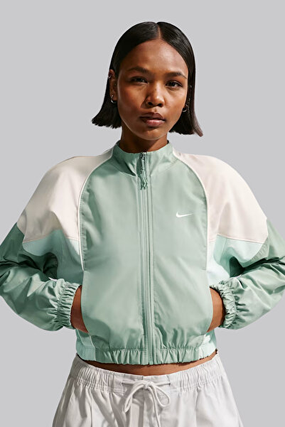 Nike Kısa Kesimli Kadın Antrenman Ceketi
