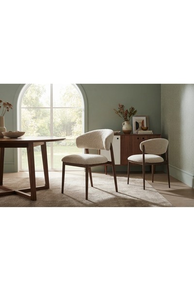 Generic Brand كرسي "أورا" (Aura Chair) أو كرسي "هارموني" (Harmony)