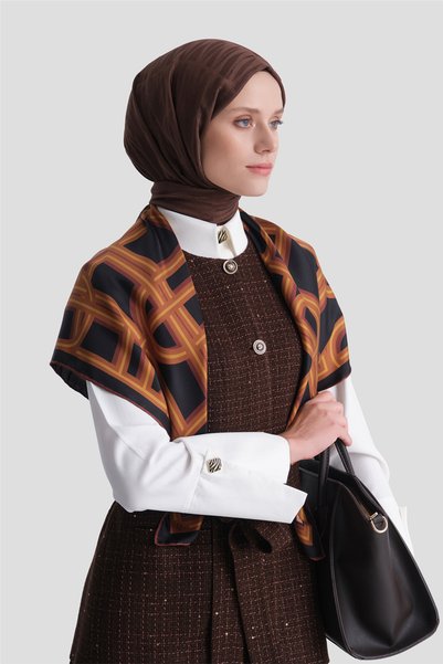 Armine Tuvit Yelekli Etekli Takım Kahverengi