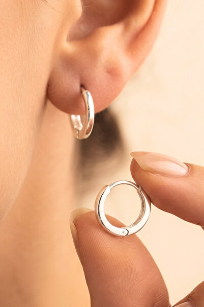 Elika Silver Basic Minimal Hoop Earrings