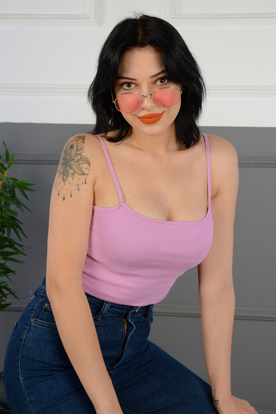 Askılı Kadın Crop