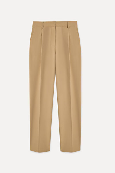 Mudo Women's Beige Color Carrot Cut Pleated Trousers