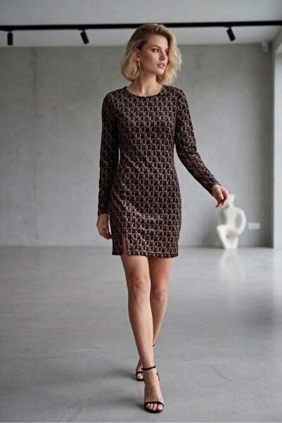 OEM Rochie scurta din catifea neagra cu imprimeu monograma si crapatura pe pi...