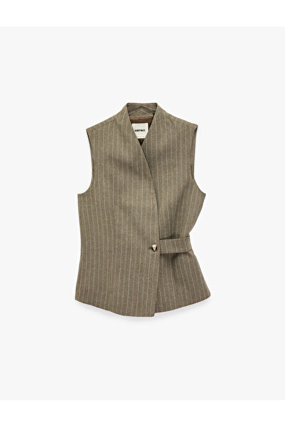 Koton Slim Fit Düğmeli Kemer Detaylı Kruvaze Yaka Kolsuz Çizgili Yelek